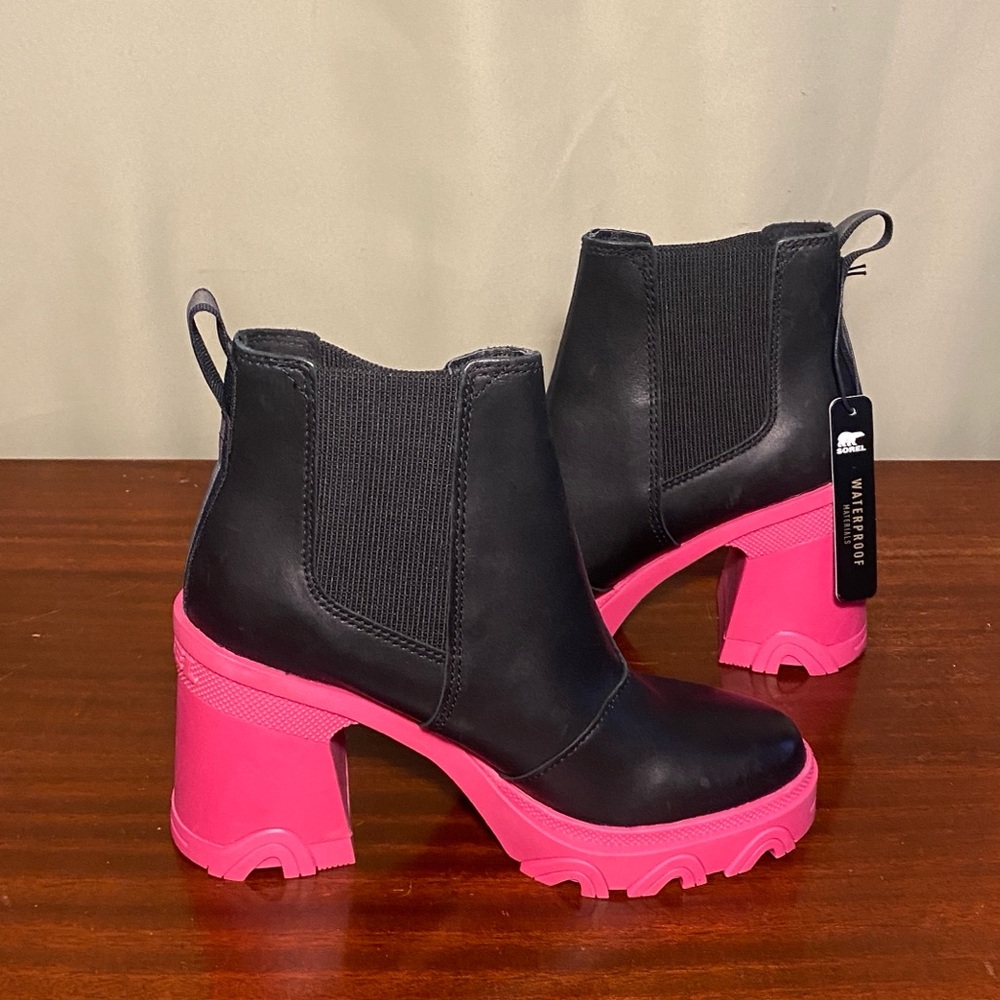 Sorel Brex Heeled Chelsea Boots Black Cactus Pink women’s size 5 - Picture 2 of 8